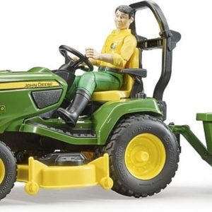 John Deere zitmaaier met aanhanger en tuinman