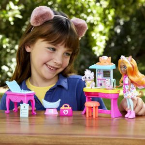 Enchantimals City Tails – Main Street Doctor’s Office Playset