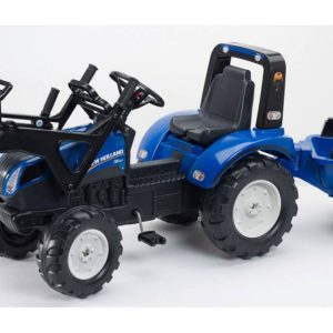 Traktor New Holland T8 met frontlader en aanhanger