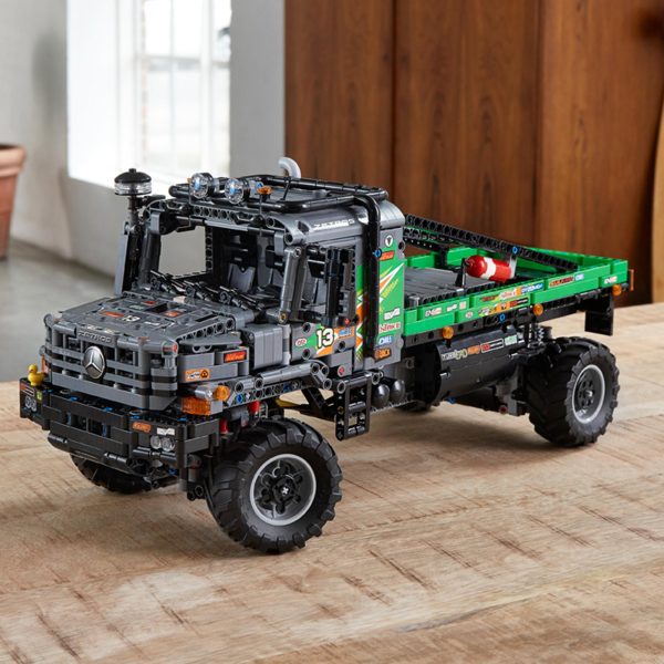 LEGO Technic THE BATMAN - BATMOBILE - 42127 - Afbeelding 6