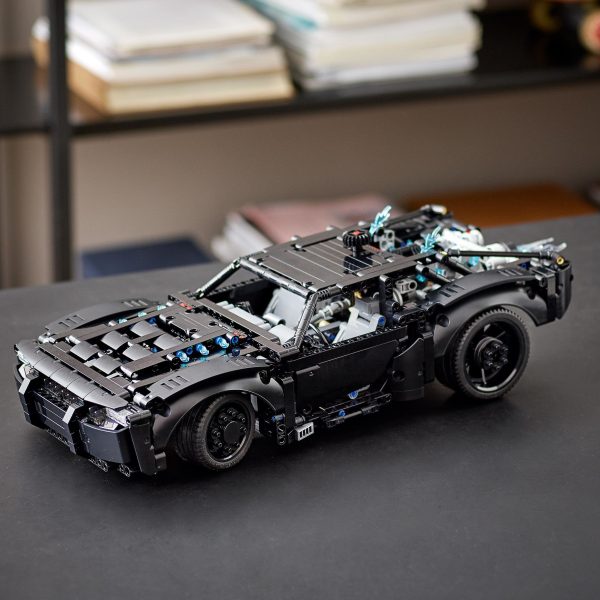 LEGO Technic THE BATMAN - BATMOBILE - 42127 - Afbeelding 7