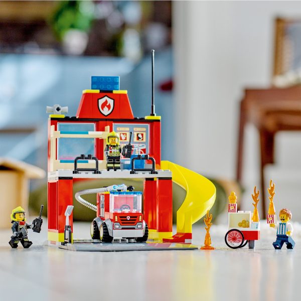 LEGO City De Brandweerkazerne en de Brandweerwagen - 60375 - Afbeelding 6