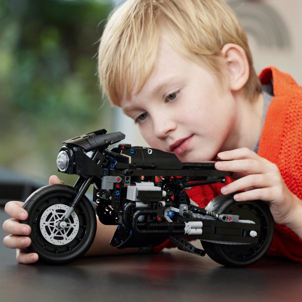LEGO Technic DC The Batman The Batman-Batcycle - 42155 - Afbeelding 8