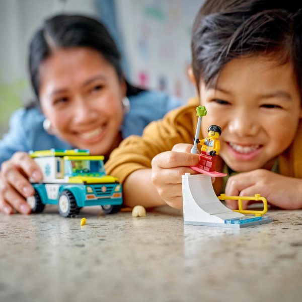 LEGO City Ambulance en snowboarder - 60403 - Afbeelding 8