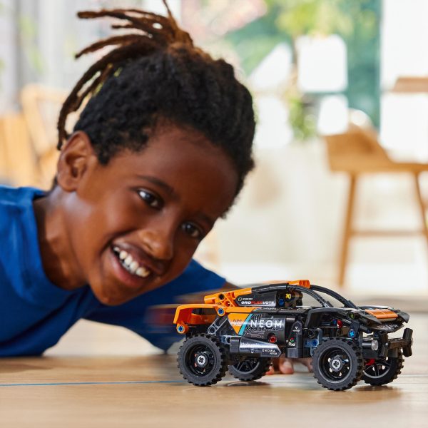 LEGO Technic NEOM McLaren Extreme E racewagen - 42166 - Afbeelding 8
