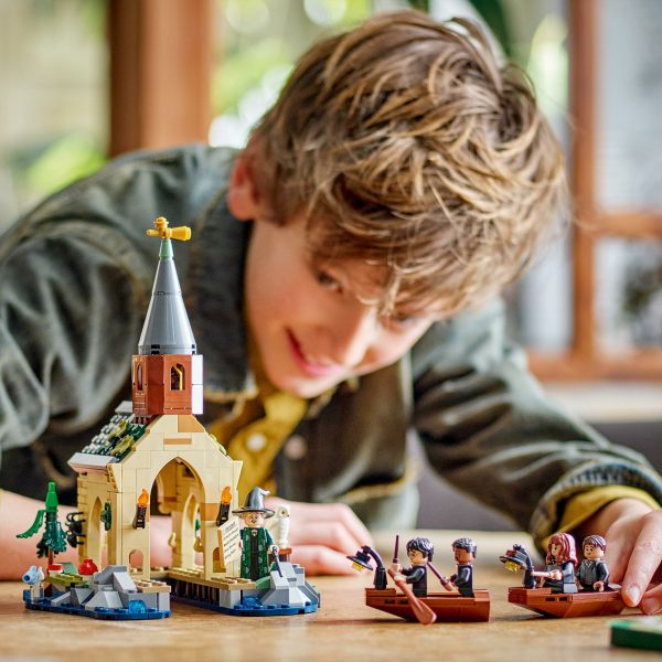 LEGO Harry Potter Kasteel Zweinstein Boothuis - 76426 - Afbeelding 7