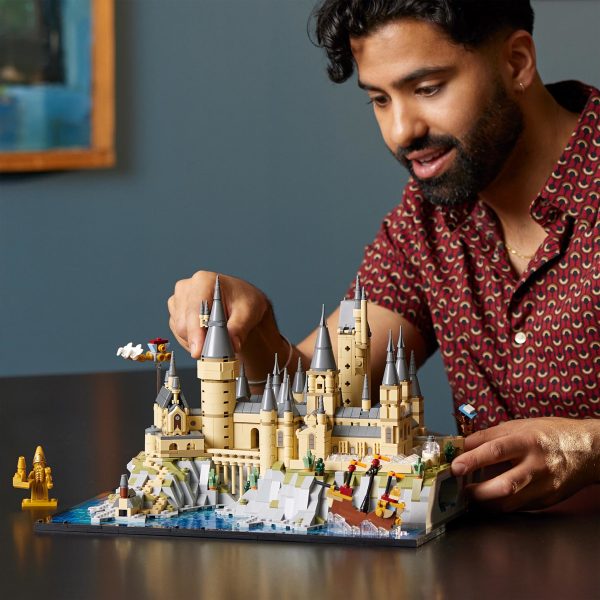 LEGO Harry Potter Kasteel Zweinstein en terrein - 76419 - Afbeelding 8