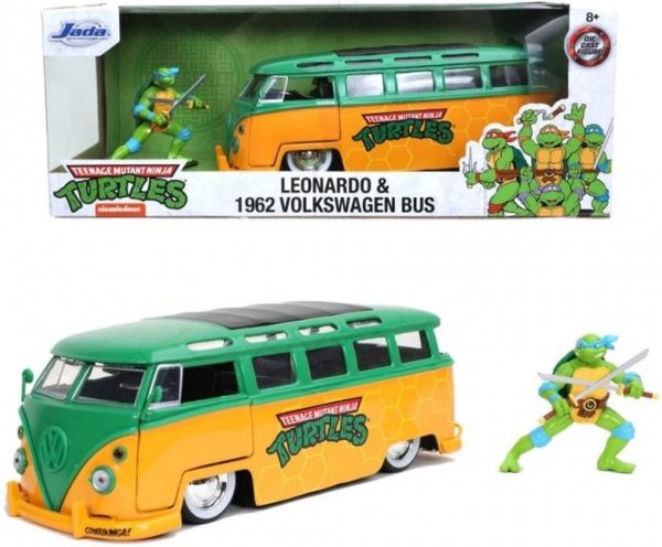 Teenage Mutant Ninja Turtles - Leonardo 1962 Volkswagen Bus (1:24)
