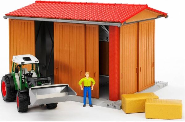 Schuur met tractor
