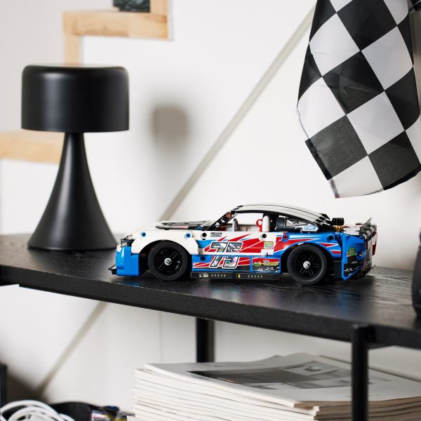 LEGO Technic NASCAR Next Gen Chevrolet Camaro ZL1 - 42153 - Afbeelding 7