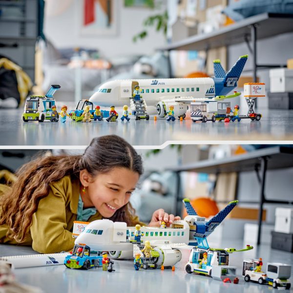 LEGO City Passagiersvliegtuig - 60367 - Afbeelding 8