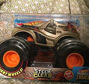 Hot Wheels Monster Trucks – Steer Clear Gold