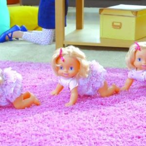 Pop Amore kruipend 40 cm met giechelgeluid