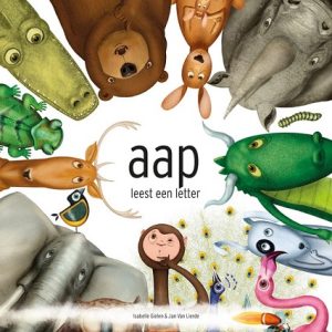 Aap leest een letter