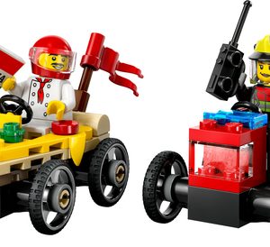 LEGO City – Raceautopakket: pizzabestelwagen vs brandweertruck