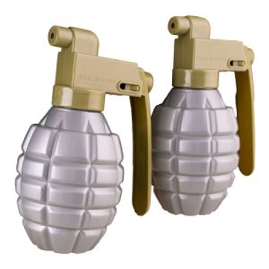 2 Handgranaten ( water pistool )