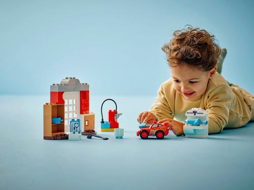 LEGO Duplo - McQueens bezoek aan Docs garage - Afbeelding 4