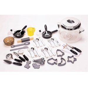 Kookpot + 2 pannen + maatbeker + bestek + borden