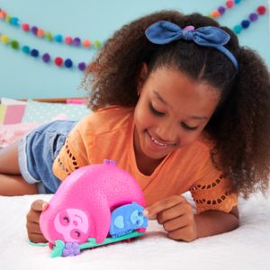 Polly Pocket Large Wearable Compact – Sloth Family 2-in-1