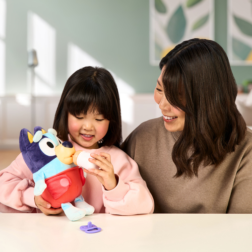 Bluey Intractieve Plush Cuddle & Care Baby Bluey - Afbeelding 6