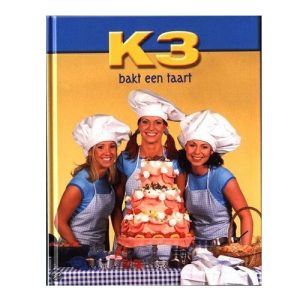 k3 bakt een taart