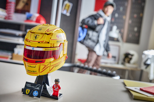 LEGO - Scuderia Ferrari HP helm van Lewis Hamilton - Afbeelding 3
