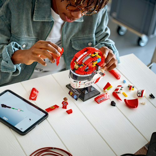 LEGO - Scuderia Ferrari HP helm van Charles Leclerc - Afbeelding 4