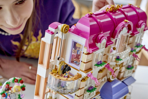 LEGO Friends - Heartlake City Grand Hotel 42704 - Afbeelding 3