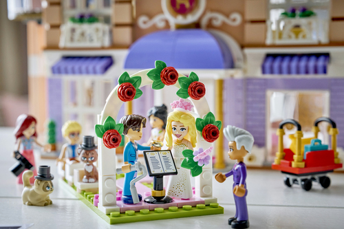 LEGO Friends - Heartlake City Grand Hotel 42704 - Afbeelding 6