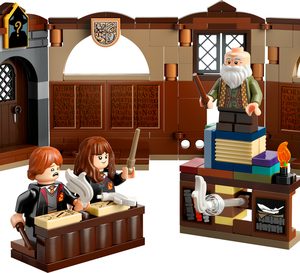 LEGO Harry Potter Kasteel Zweinstein: toverspreukenles Speelgoed voor 8 jaa