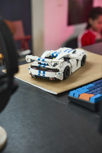 LEGO Technic - Dodge Viper GTS-R - Afbeelding 4