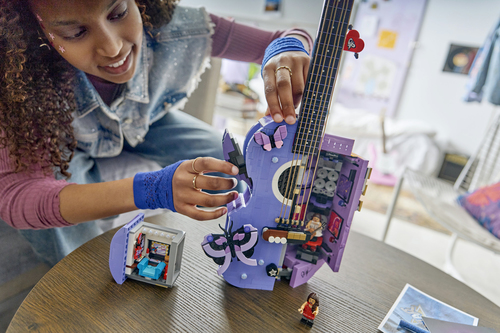 LEGO Editions - Olivia Rodrigo's dubbele gitaar - Afbeelding 4