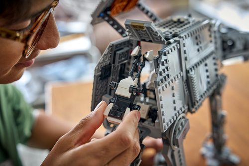 LEGO Star Wars - Imperial Remnant AT-AT met INT-4 - Afbeelding 6