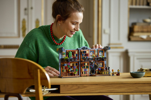 LEGO Icons Boekensteun: Boekhandel - 11379 - Afbeelding 3